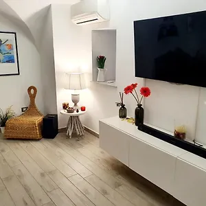 Vhome Exclusive Living CTA